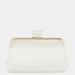 Maud Pearls Clutch